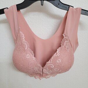 Bra no underwires front-close